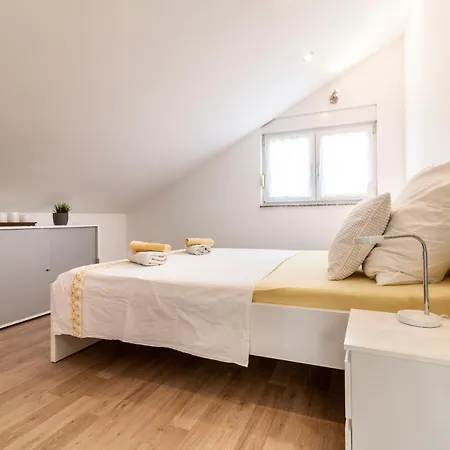 Appartement Lacaleta *