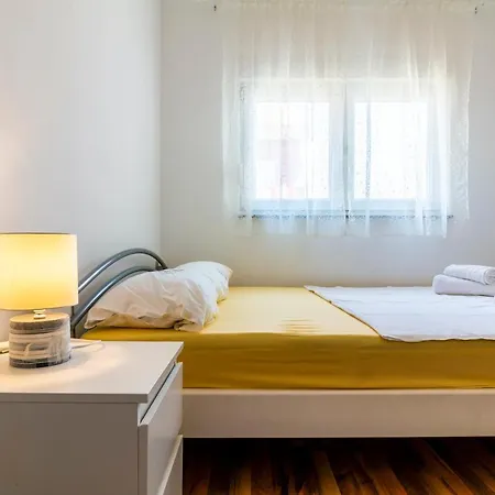 Lacaleta * سبليت