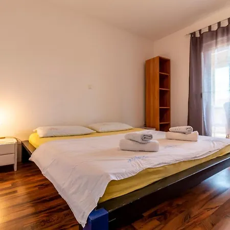 Lacaleta Apartment