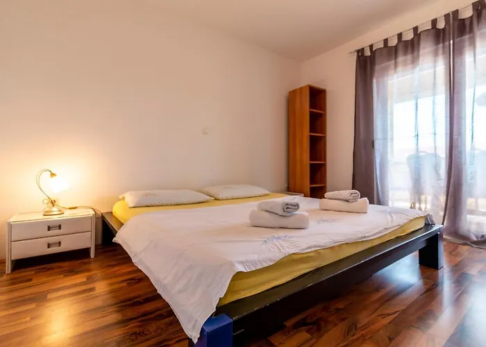 Lacaleta 公寓