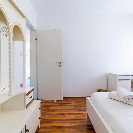 Apartment Lacaleta